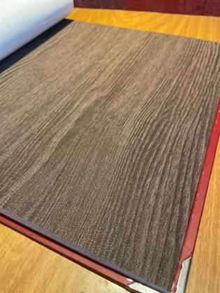 Imagem de Papel de Parede Vinílico Essencial 4327 Marrom Escuro - Boradecor