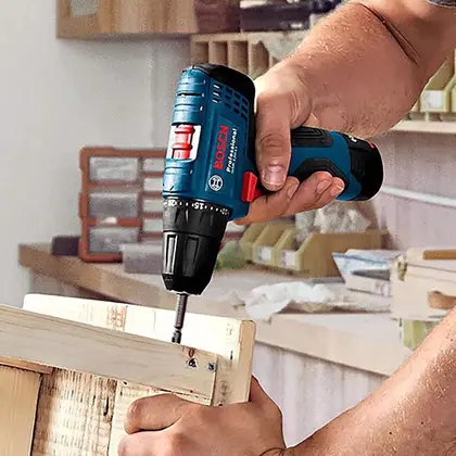 Imagem de Parafusadeira 12V GSR 120-LI Com Estojo de Brocas 30 Peças BOSCH