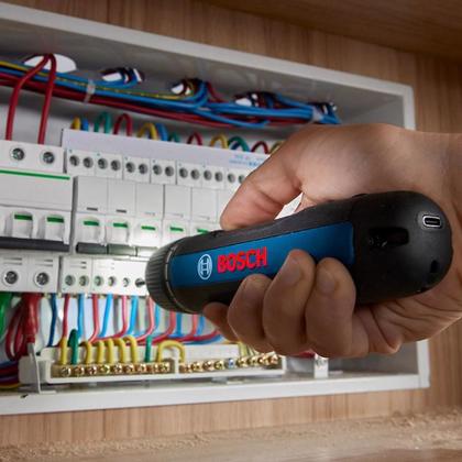 Imagem de Parafusadeira 3,6V 360 RPM Bivolt com Bit e Estojo GO 3 BOSCH