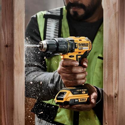 Imagem de Parafusadeira Furadeira 20V DCD7781D2 BR Dewalt Tarugão