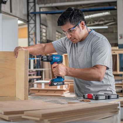 Imagem de Parafusadeira Furadeira de Impacto Bosch GSB 185 Li 18v Maleta 2 Baterias