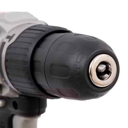 Imagem de Parafusadeira Furadeira de Impacto Sem Fio a Bateria 20V Max 3/8 Pol. VVR Black Decker