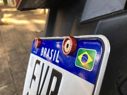 Imagem de Parafuso de Placa Decorativo Moto Carro