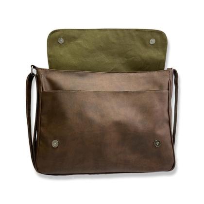 Imagem de Pasta Bolsa Carteiro  Executiva Notebook Transversal Couro Reforçada