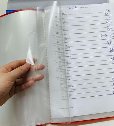 Imagem de PASTA CATALOGO Com 20 ENVELOPE TAMANHO A4 PARA DOCUMENTO