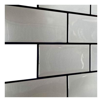 Imagem de Pastilha Adesiva Resinada Metrô Cinza com Rejunte Preto - 38,5cm x 29,5cm