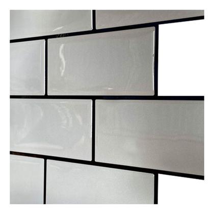 Imagem de Pastilha Adesiva Resinada Metrô Cinza com Rejunte Preto - 38,5cm x 29,5cm