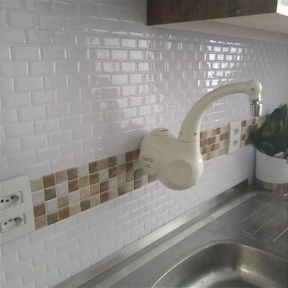 Imagem de Pastilha Adesiva Resinada Tijolinho Branco - Kit com 4 Placas Adesivas 3M