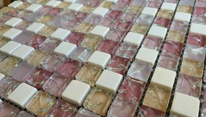 Imagem de Patilha de vidro com pedra GS306 - GLASS STONE ROSA CL CLAQUELADA 30x30cm 6mm