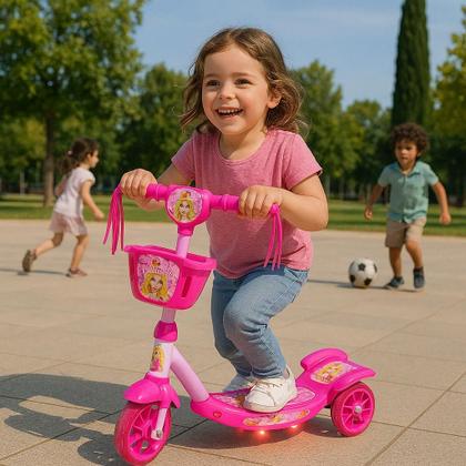 Patinete Infantil Menina 3 Rodas Ajustável Até 35kg Luz Som - DM Toys Imagem de Patinete Infantil Menina 3 Rodas Ajustável Até 35kg Luz Som
