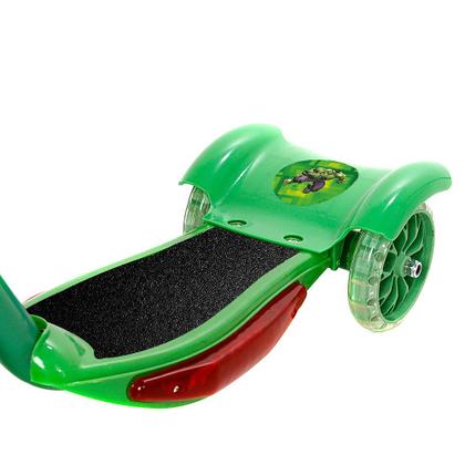 Imagem de Patinete Para Crianças Scooter 3 Rodas Brinquedo Infantil De Led E Som Menino Verde Modelo Hulk Com Cestinha Art Brink