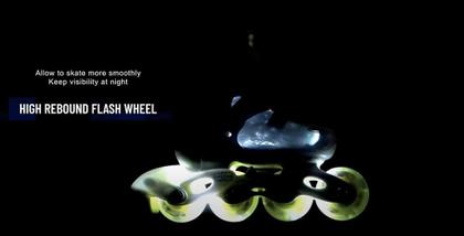 Imagem de Patins Inline Cosmo ID Candy Flash infantil ajustável / LED