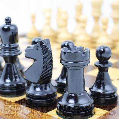 Imagem de Peças de Xadrez em Madeira Nobre Chumbadas com Rei 12cm Cód. 833