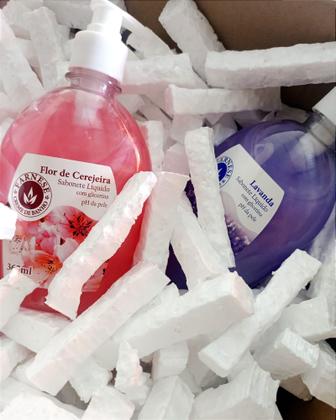 Imagem de Pedaços De Isopor Cubos E Tiras para Enchimento Puff 230 Lts