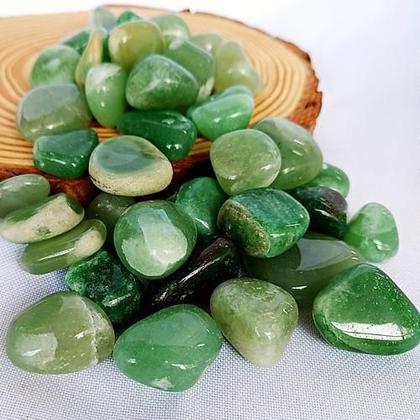 Imagem de Pedra Quartzo Verde Rolada Até 2cm Cristal Natural da Saúde e Cura Física - Hadu Esotéricos e Religiosos