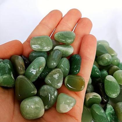 Imagem de Pedra Quartzo Verde Rolada Até 2cm Cristal Natural da Saúde e Cura Física - Hadu Esotéricos e Religiosos
