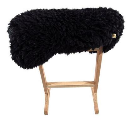 Imagem de Pelego Preto De Carneiro Luxo Escovado Para Montaria e Decoração