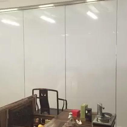 Imagem de Película Adesiva Vinil Branco Blecaute Para Vidro Janela Envelopar Box Porta Lavável Blockout 2mts