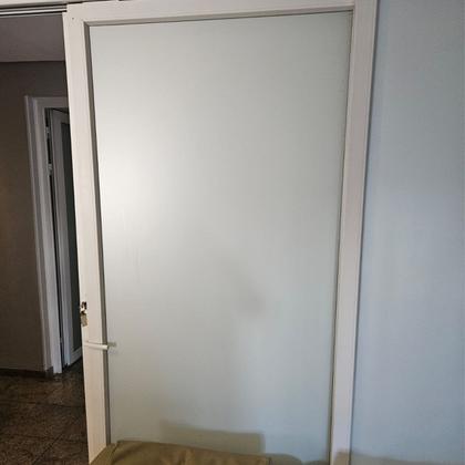 Imagem de Película Adesiva Vinil Branco Blecaute Para Vidro Janela Envelopar Box Porta Lavável Blockout 2mts