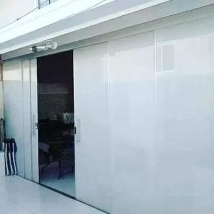 Imagem de Película Adesiva Vinil Branco Blecaute Para Vidro Janela Envelopar Box Porta Lavável Blockout 2mts