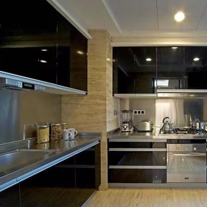 Imagem de Película Black Piano Vinil Adesivo Preto Ultra Brilhante P/ Envelopamento Carro Mesa Moto Geladeira