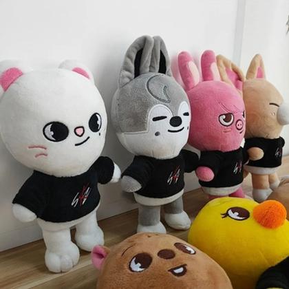 Pelúcia Skzoo Personagem Jiniret Stray Kids Cartoon 20cm - WB
