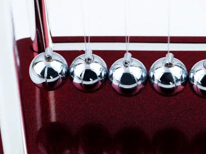Imagem de Pêndulo De Mesa Newton Balance Balls Grande Decorativo Para Mesa Sala Escritório Luxo