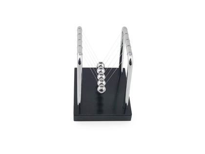 Imagem de Pêndulo De Newton Com Base Preta e Suporte em Metal Enfeite Para Decoração De Mesa Escritório Sala Quarto