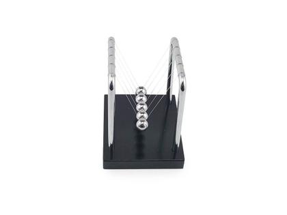 Imagem de Pêndulo Newton Base Preta E Suporte Em Metal Enfeite