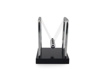 Imagem de Pêndulo Newton Base Preta E Suporte Em Metal Enfeite