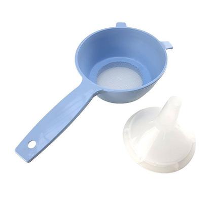 Imagem de Peneira de Plástico Média com Funil 15 cm