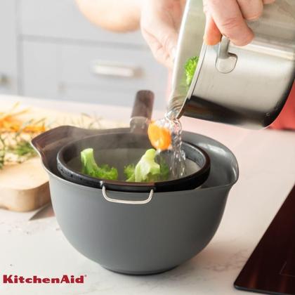 Imagem de Peneira KitchenAid Aço Inox Preta para Coar e Polvilhar Cozinha Utensílio Culinário Farinha Açúcar Resistente Durável Profissional