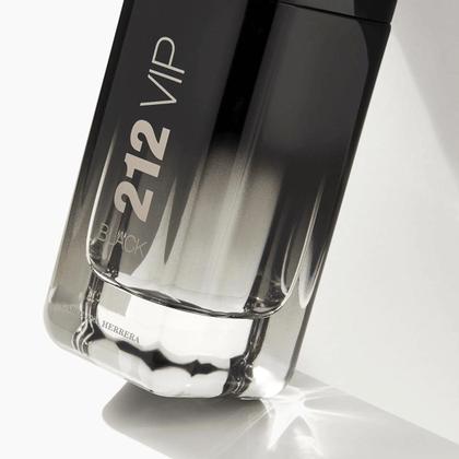 Imagem de Perfume 212 Vip Black Carolina Herrera Masculino Eau de Parfum 200ml