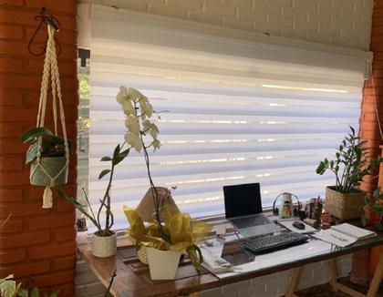 Imagem de Persiana Rolo Duplo Zebra Sunny Branca 100 (L) x 220 (A) Cortina Double Vision C/ Bandô 1,00 X 2,20