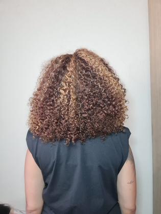 Imagem de Peruca lace front cacheada cabelo humanos castanho claro com mechas mel