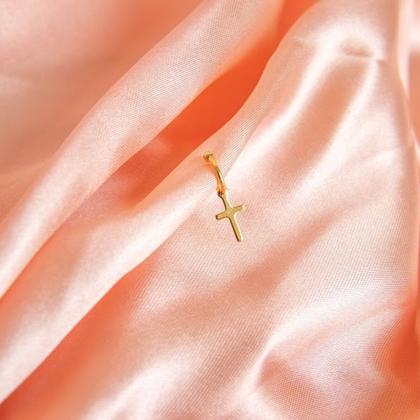 Imagem de Piercing Fake com Crucifixo  Semijoias Religiosa Femininas Elegantes  Simonatto