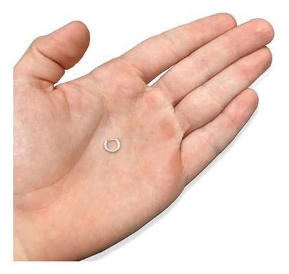 Imagem de Piercing Hélix Argola em Ouro Branco 18k Com Zircônias Orelha Cartilagem