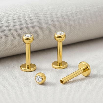 Imagem de Piercing Labret Titânio Ponto de Luz Rosca Interna