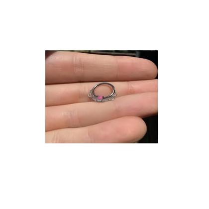 Imagem de Piercing septo modelo rosto pedra rosa detalhes vintage