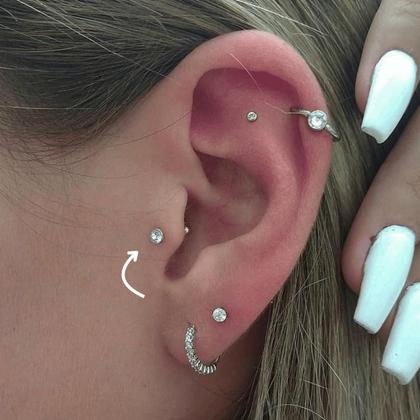 Imagem de Piercing tragus labret aço cirurgico não escurece ponto luz