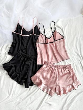 Imagem de Pijama Feminino de Cetim com Decote V, Babados e Shorts com Laço