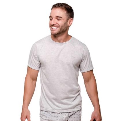 Imagem de Pijama Masculino Diones com Camiseta Lisa e Shorts Estampado