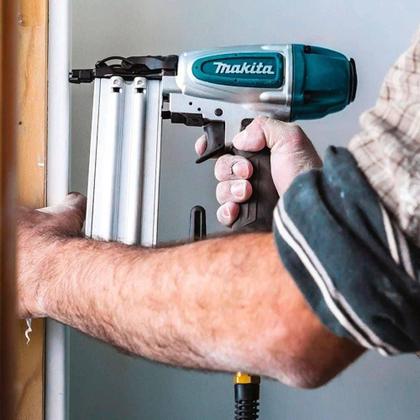 Imagem de Pinador Pneumático 15 a 50mm para até 100 Pinos F506 MAKITA