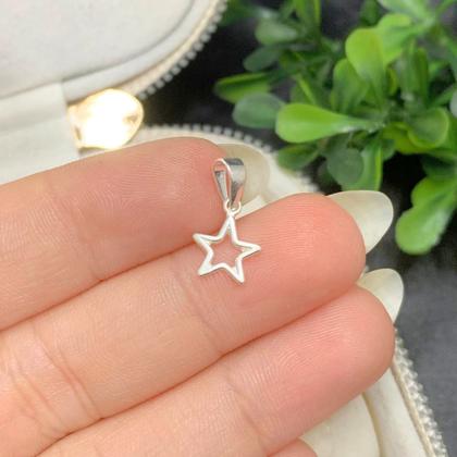 Imagem de Pingente Estrela Vazada Pequena Prata Legítima Delicado 10mm