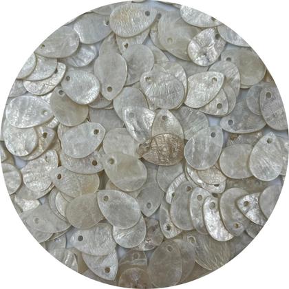 Pingente Madrepérola Lamina 11x15mm Branco Gota 100pçs - Macall Imagem de Pingente Madrepérola Lamina 11x15mm Branco Gota 100pçs