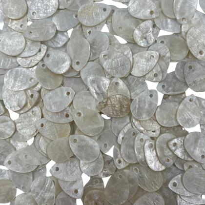 Pingente Madrepérola Lamina 11x15mm Branco Gota 100pçs - Macall Imagem de Pingente Madrepérola Lamina 11x15mm Branco Gota 100pçs