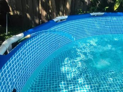 Imagem de Piscina Intex 5000 litros estrutural com Bomba Filtro 110v e Capa e Forro Kit de Limpeza e ESCADA