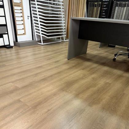 Imagem de Piso Laminado Quick Step Smart Novo Carvalho Everest QSSM0314 Cx 2,51m² Novo Carvalho Everest