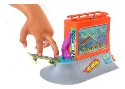 Imagem de Pista De Skate De Dedo Hot Wheels Aquarium Skatepark Hgt93