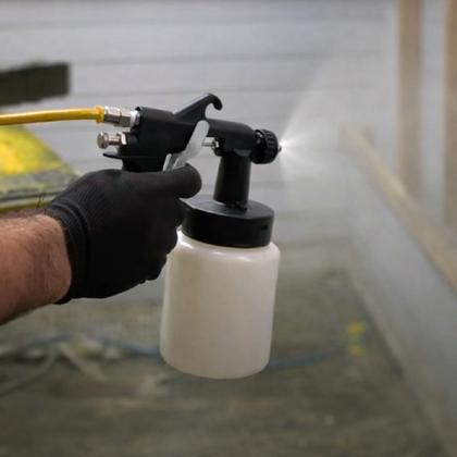 Imagem de Pistola De Pintura Ar Direto Com Copo 650ml 40psi Com 2 Bicos De Pintura 1,3mm Para Compressor Tufão